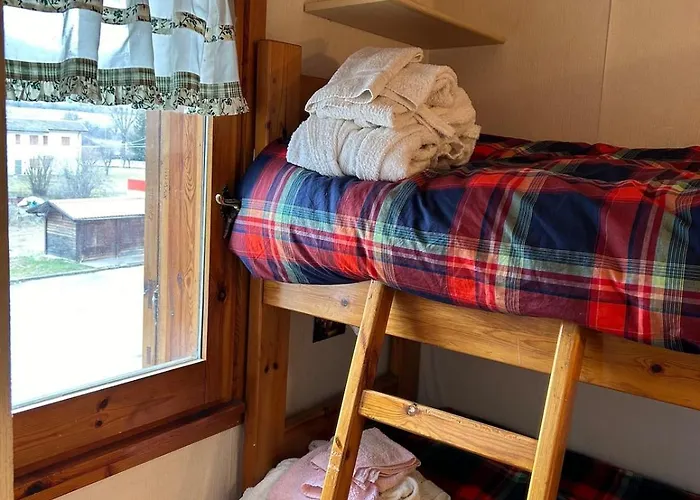 Апартаменты Rocca Di Mezzo Apartment *